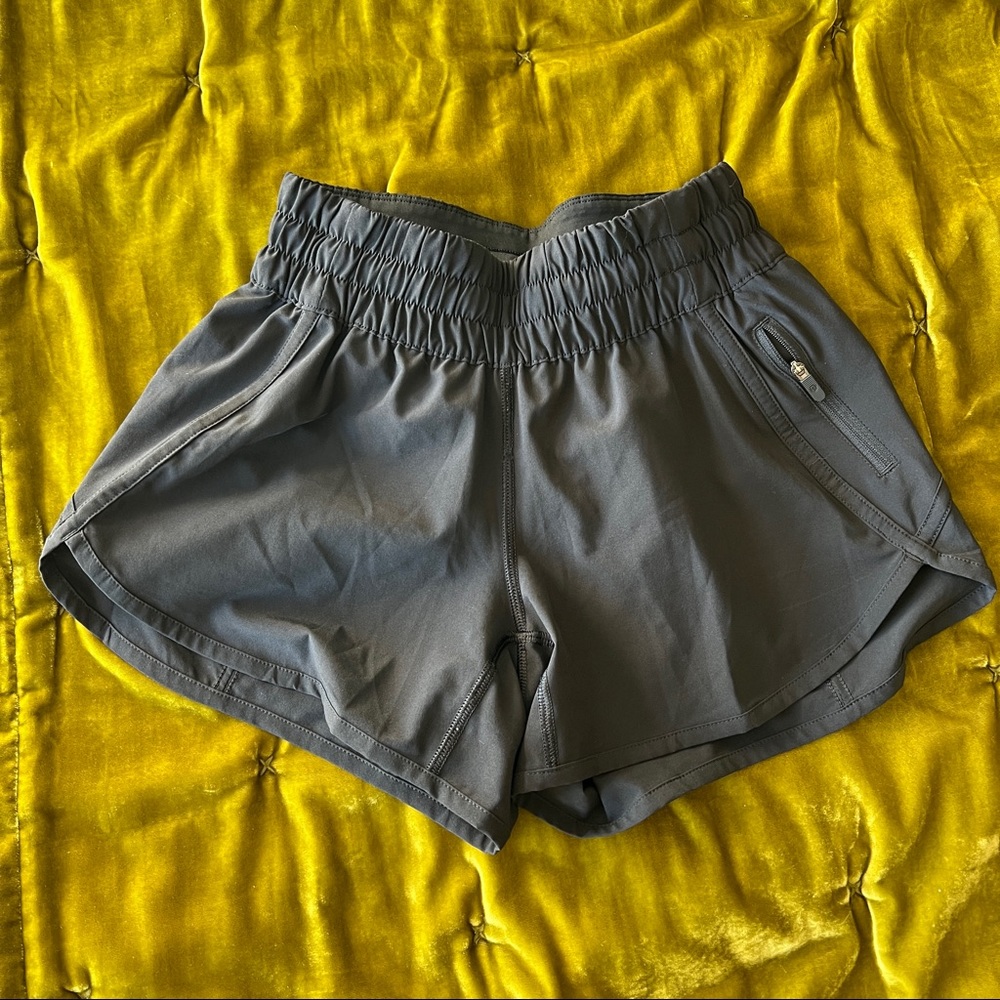 Lululemon Tracker Shorts Size 4 NO LINER